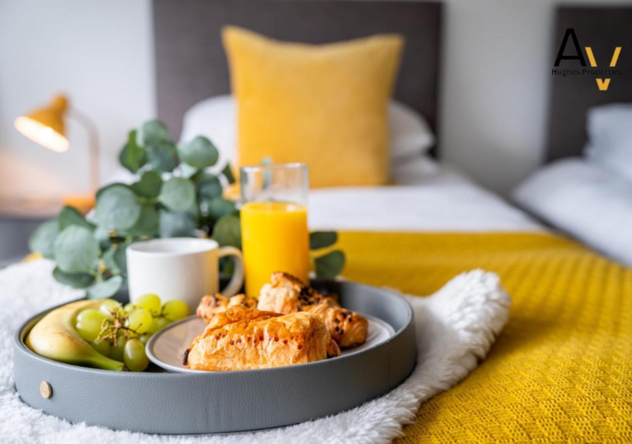 Business-Ready Apartment - Central Location, Free Wi-Fi, Parking By Av Hughes Properties Milton Keynes Buitenkant foto