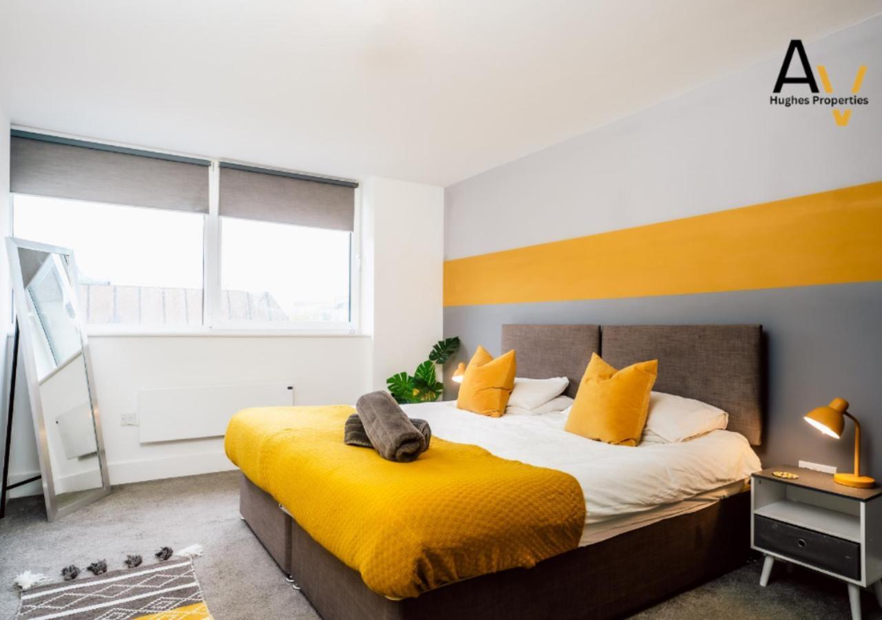 Business-Ready Apartment - Central Location, Free Wi-Fi, Parking By Av Hughes Properties Milton Keynes Buitenkant foto