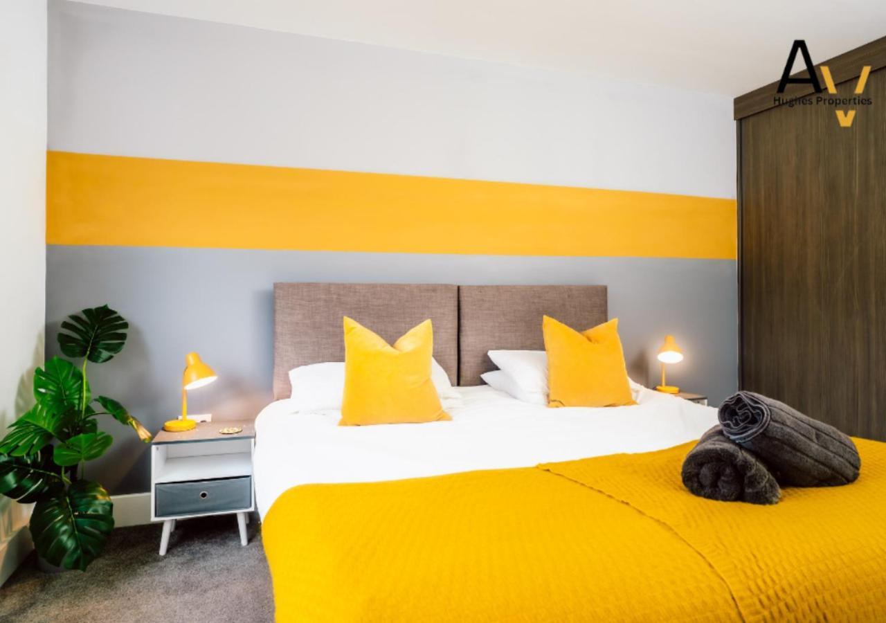 Business-Ready Apartment - Central Location, Free Wi-Fi, Parking By Av Hughes Properties Milton Keynes Buitenkant foto